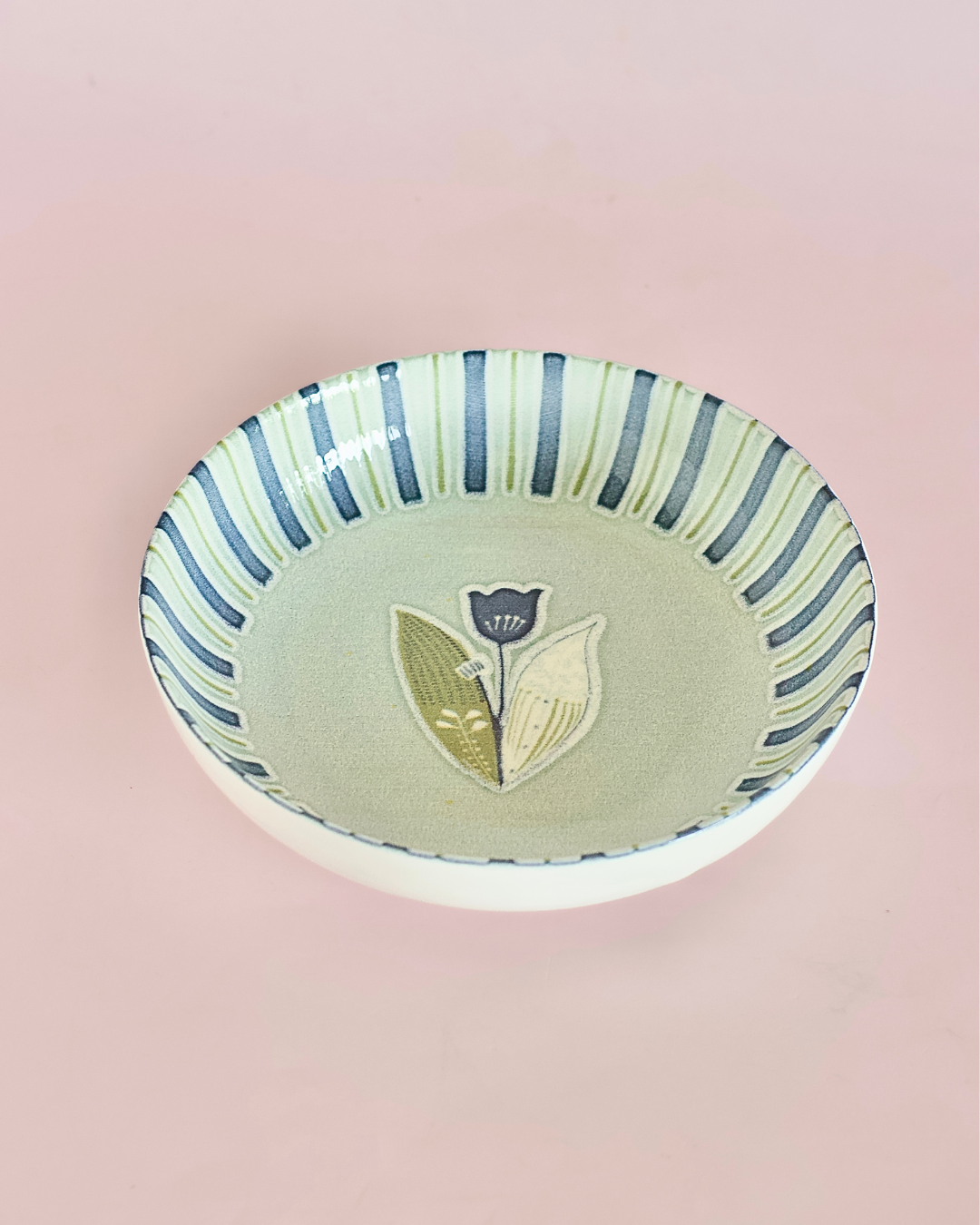 Tulip Garden Salad Bowl with Dip  Bowl Gift Box