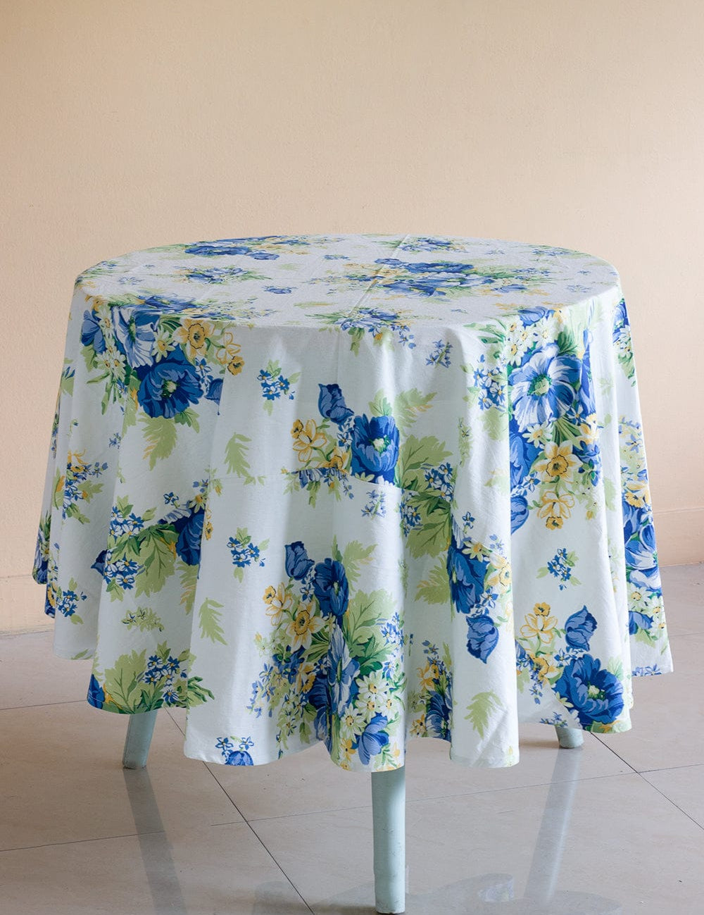 April Cornell Charming Ecru Breakfast Cloth- 6 Seater (70" RD)