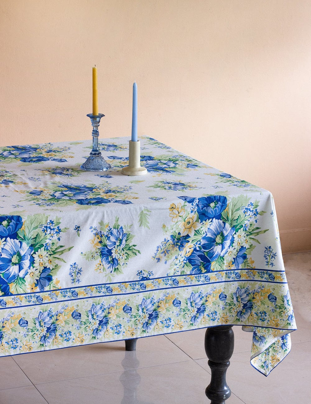 April Cornell Charming Ecru Breakfast Cloth- 6 Seater