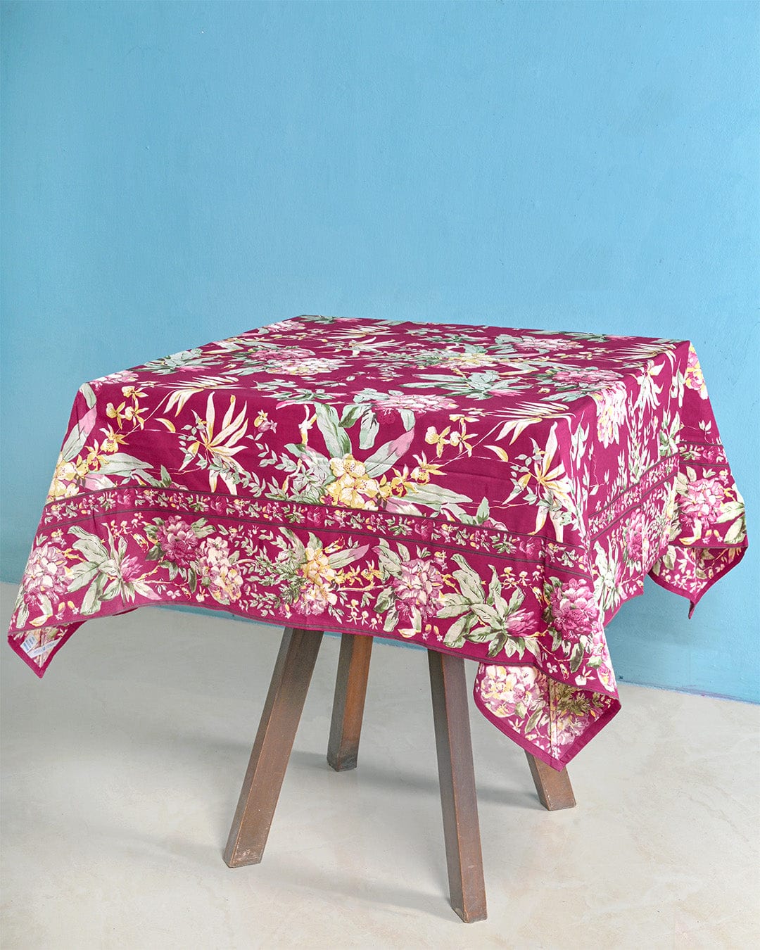 April Cornell Hydrangea Wine  Breakfast Cloth / 4 Seater