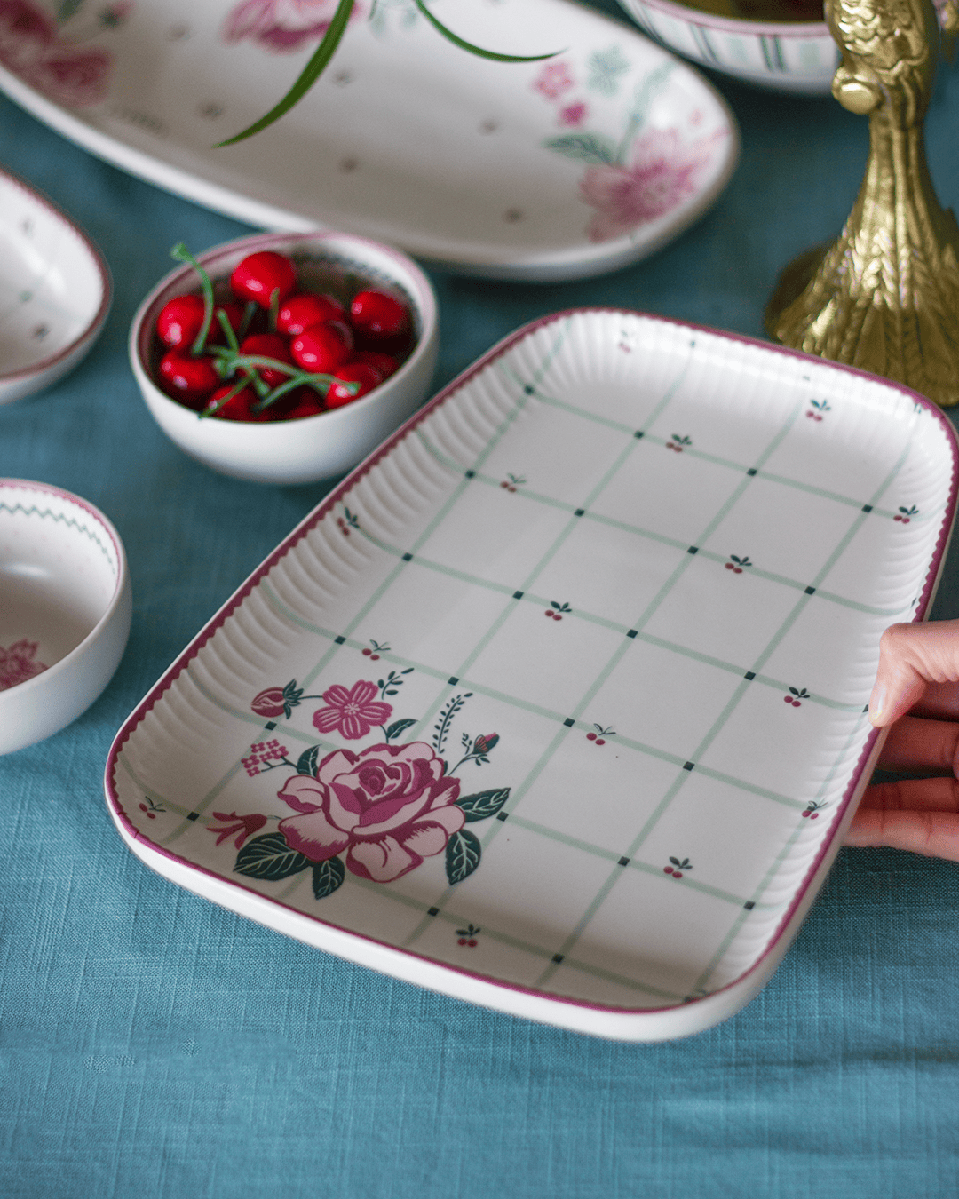 Bloomsberry Ceramic Ravonna Platter 28cm | The Wishing Chair