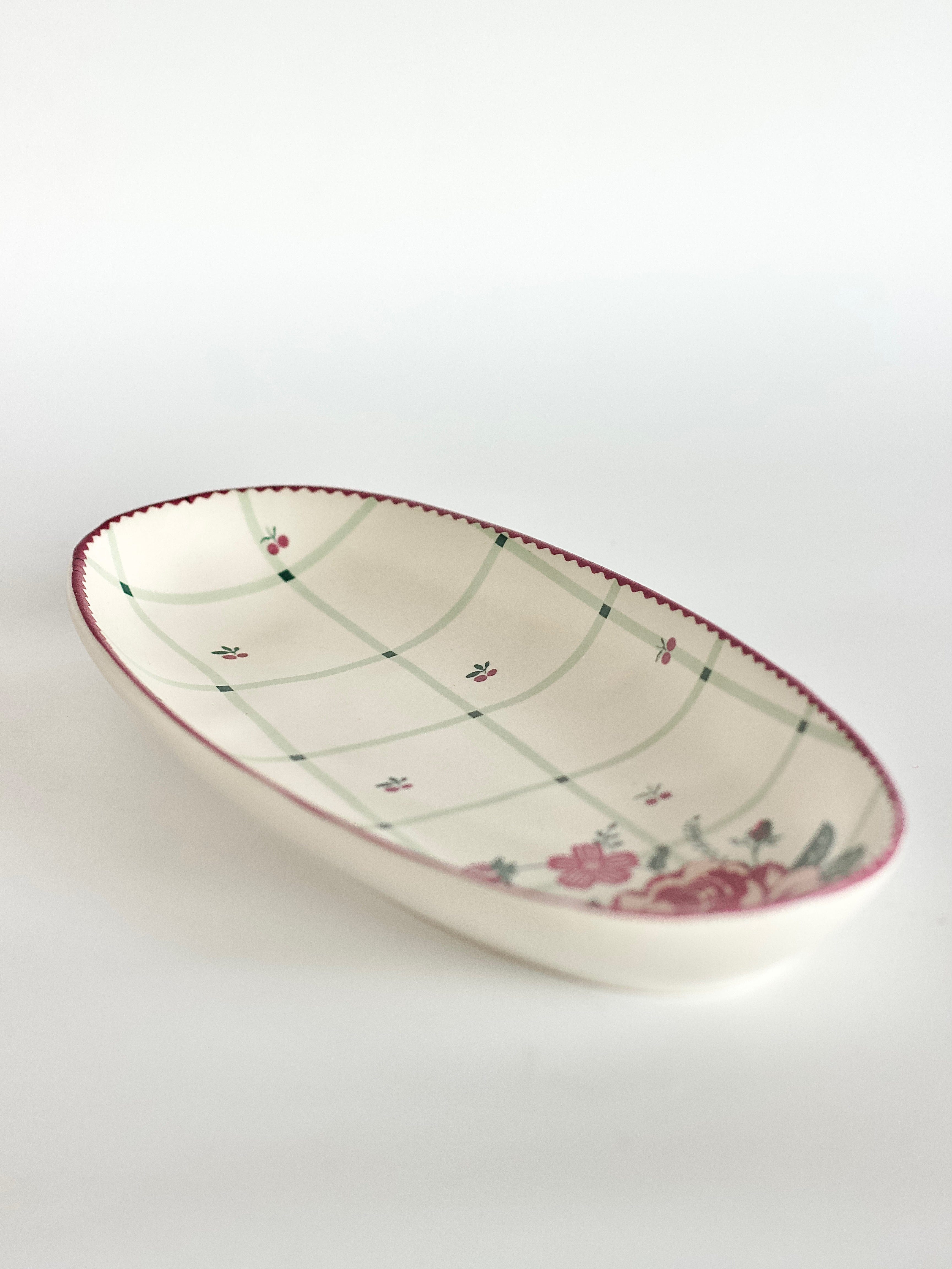 Bloomsberry Platter 26cm | The Wishing Chair