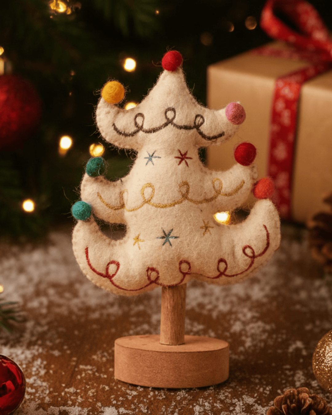 Christmas Jolly Xmas Tree Wooden & Felt Decoration