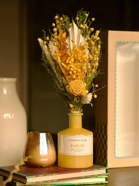 Dream Botanique Glass Vase with Botanical flowers - Daffodil