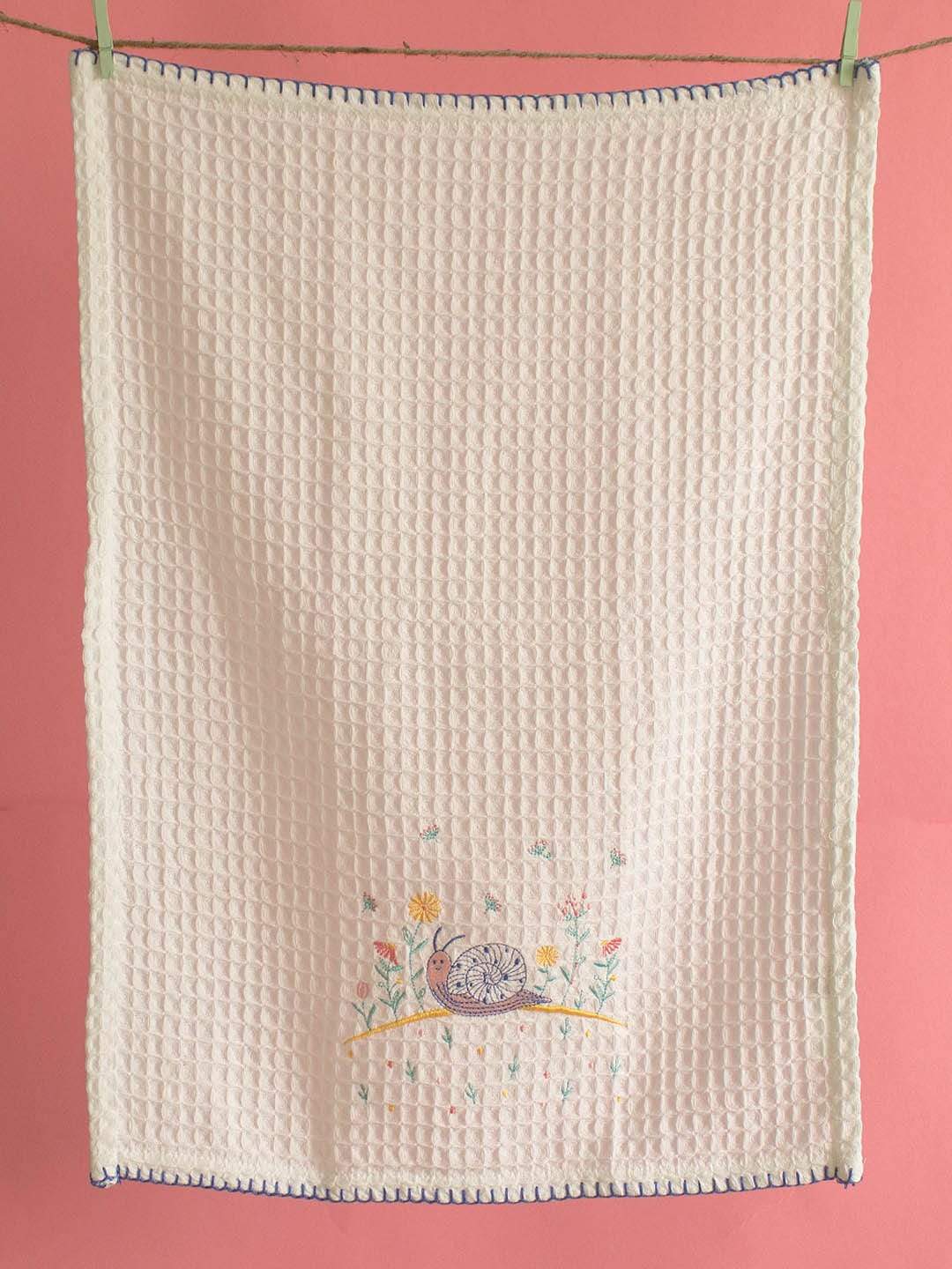 Happy Snail Waffle Hand Towel