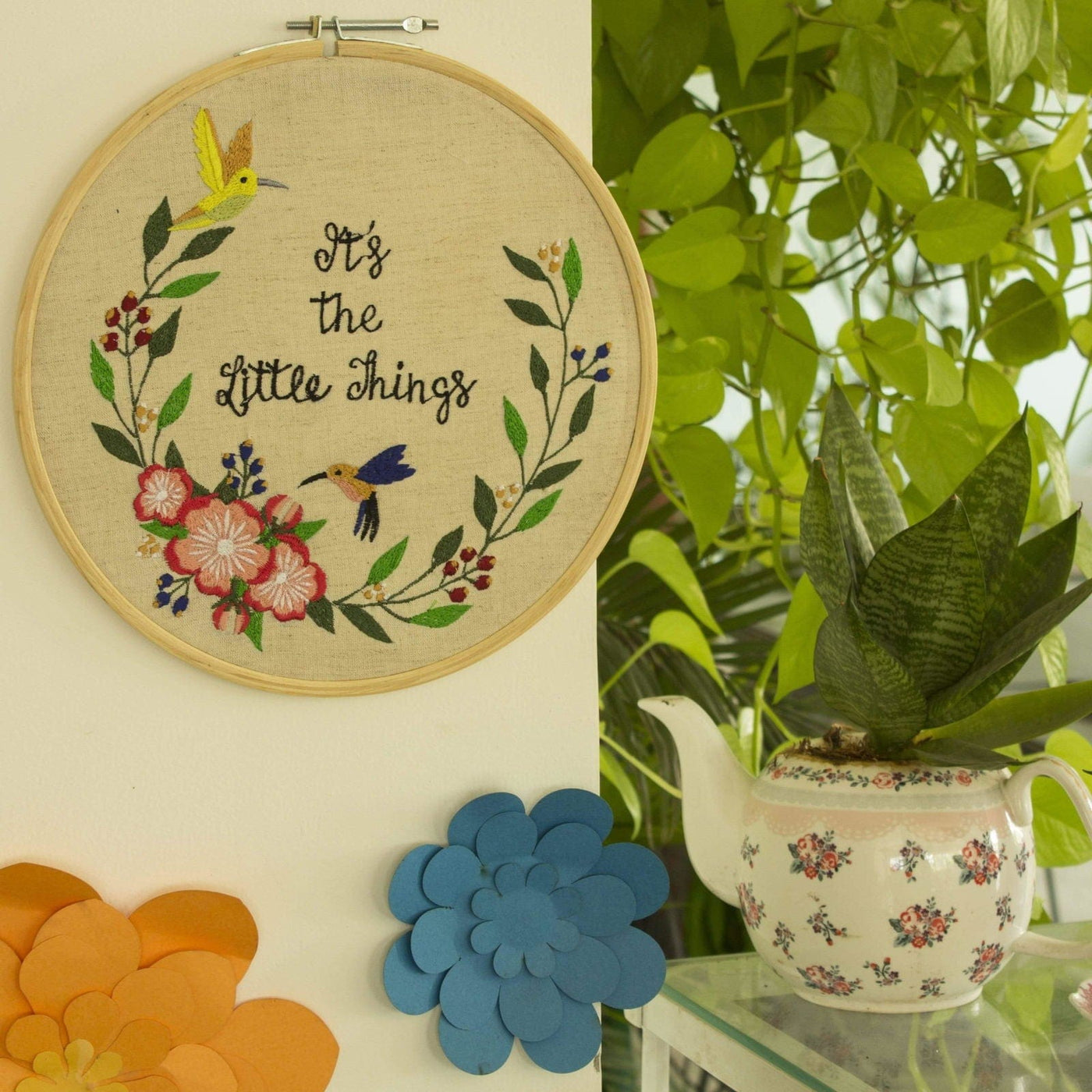 It's The Little Things Wall Hoop -10 Inch