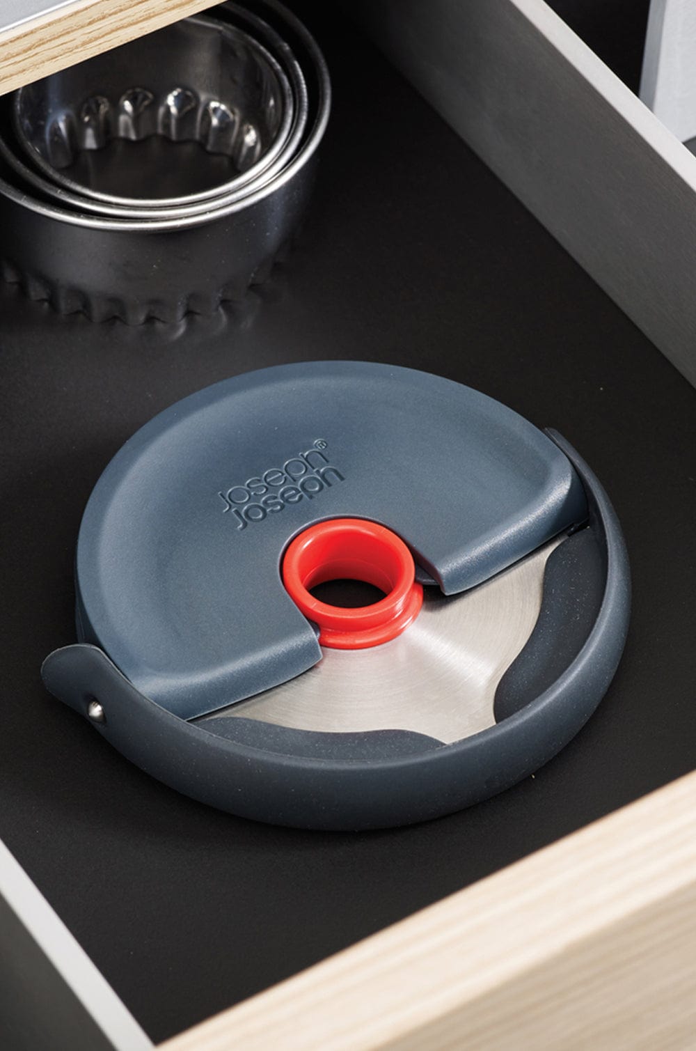 Joseph Joseph Disc Easy-clean Pizza Cutter - Grey