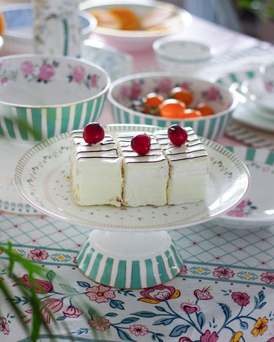 kitchen accessories Magique by The Wishing Chair: Portrait of a Rose Cake Stand