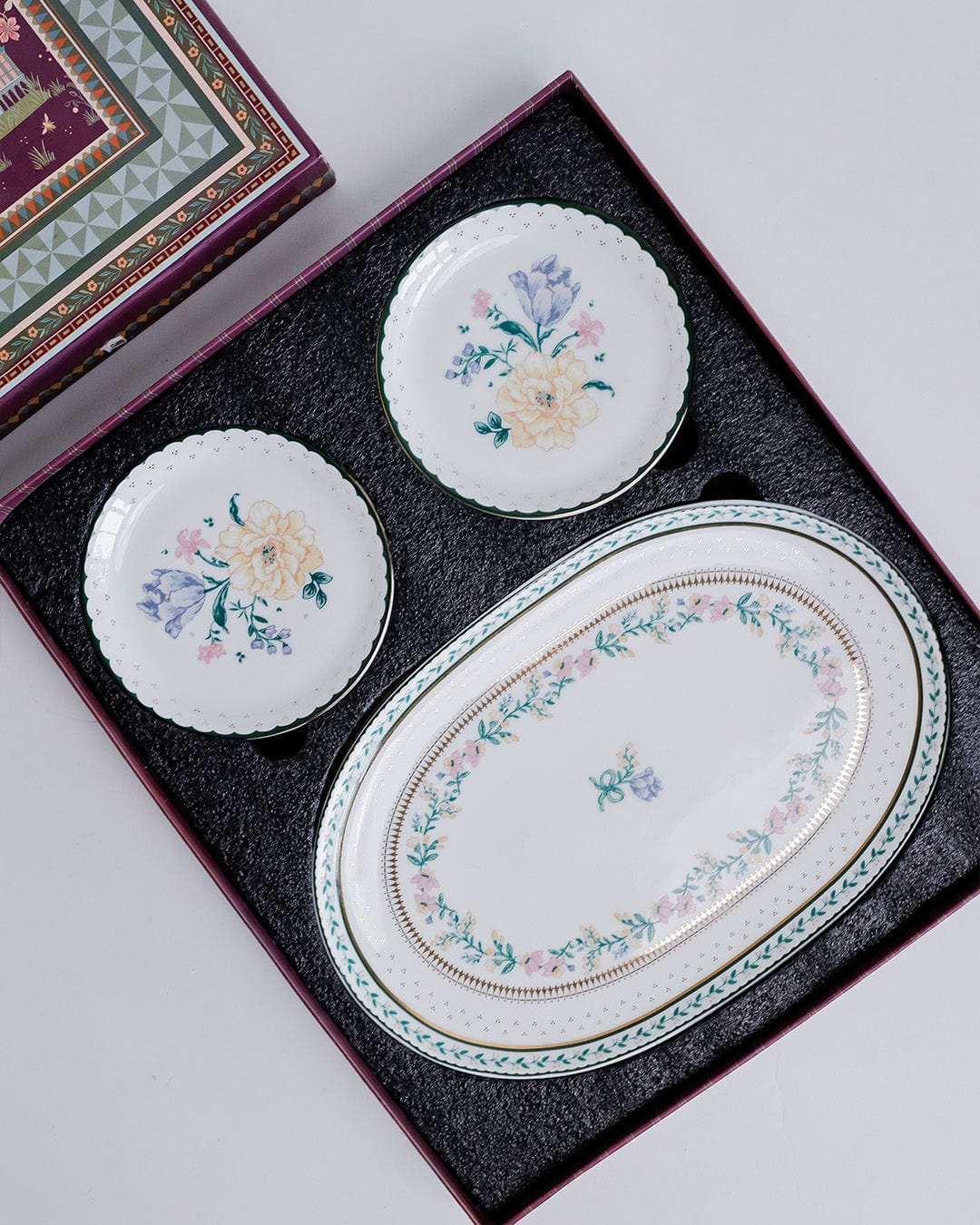 Magique by The Wishing Chair x ClayCraft :  Emerald Ribbon - Amber Giftbox | Set of 4 Snack Plates & Serving Platter
