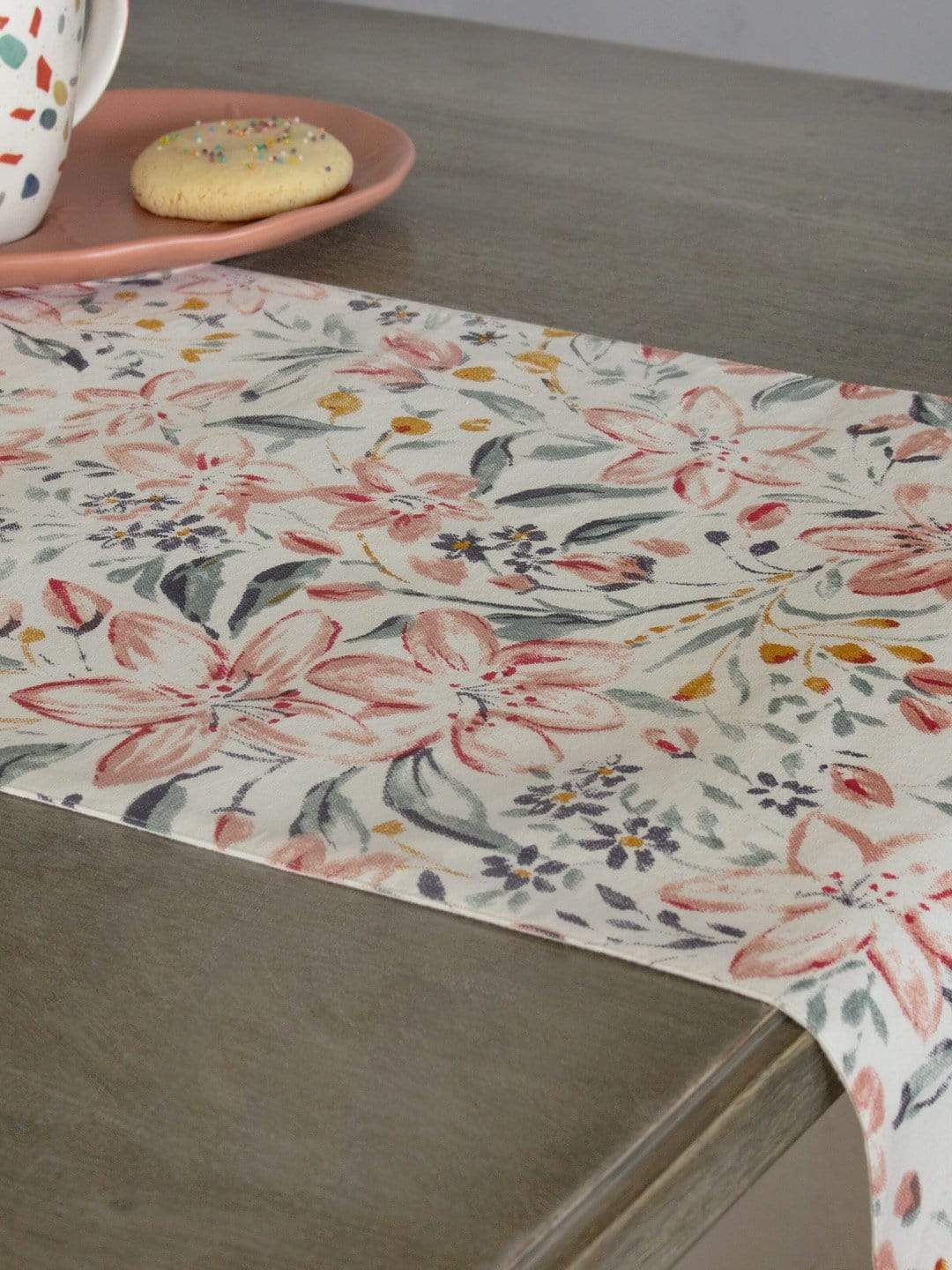 Magnolia Table Runner