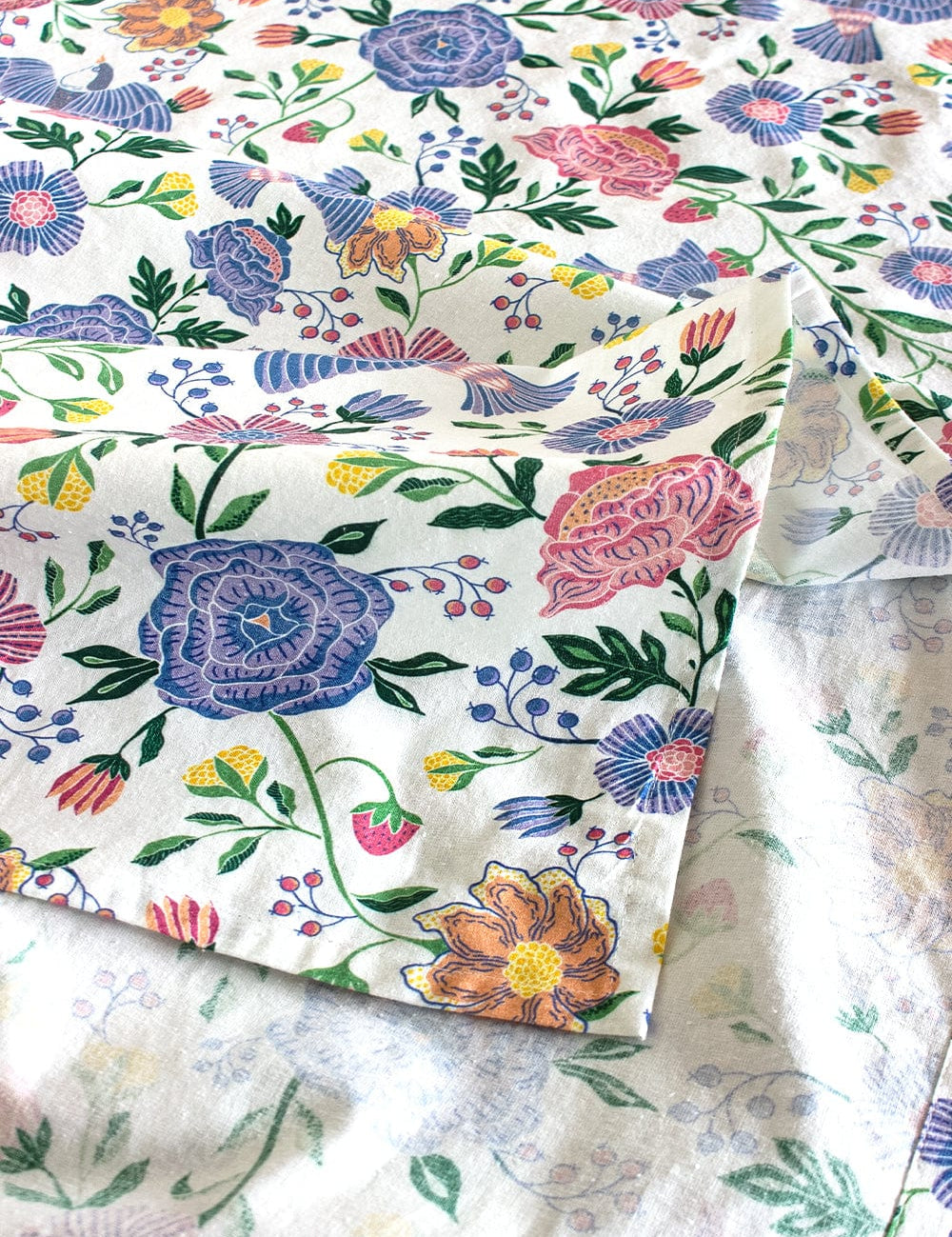 Midsummer Cotton Table cover - 8 Seater