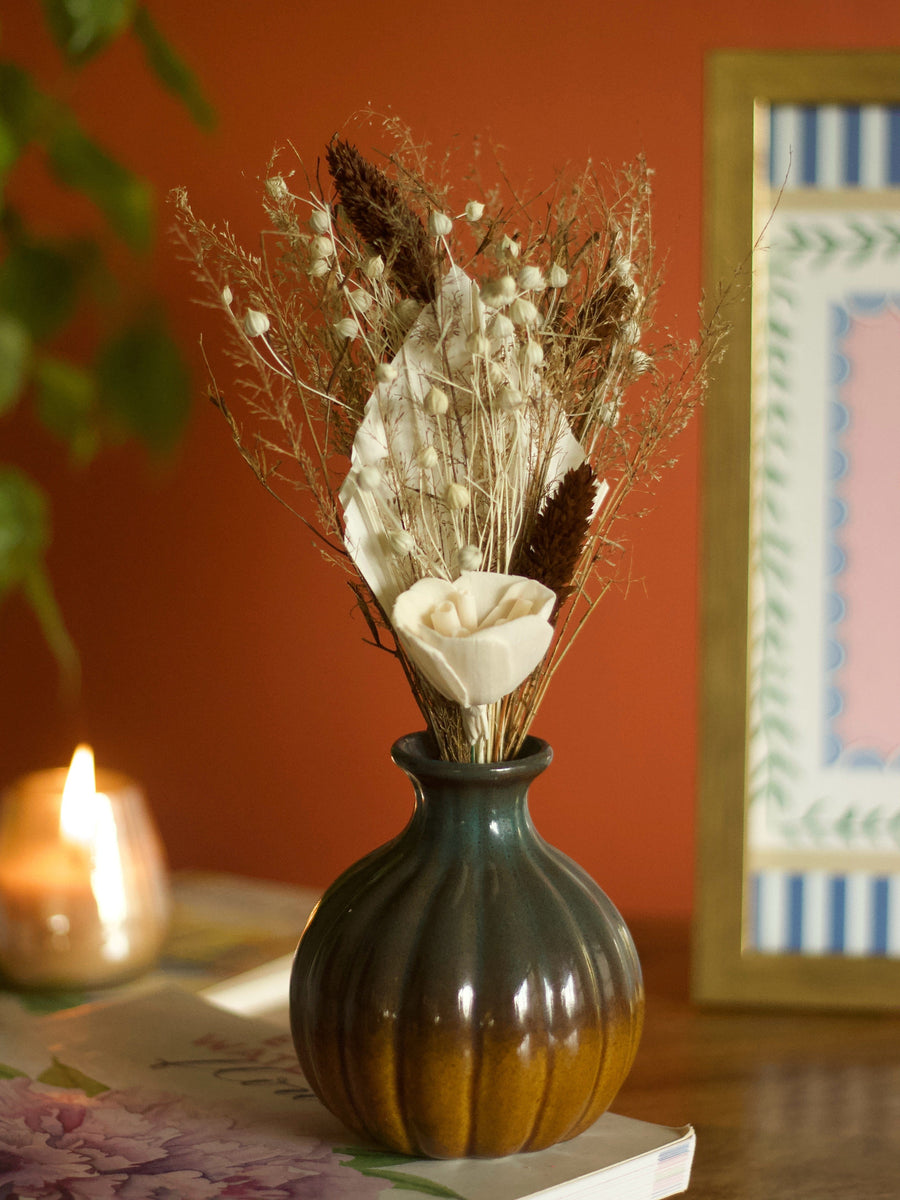 Moss Botanique - Ceramic Vase With Botanical Flowers