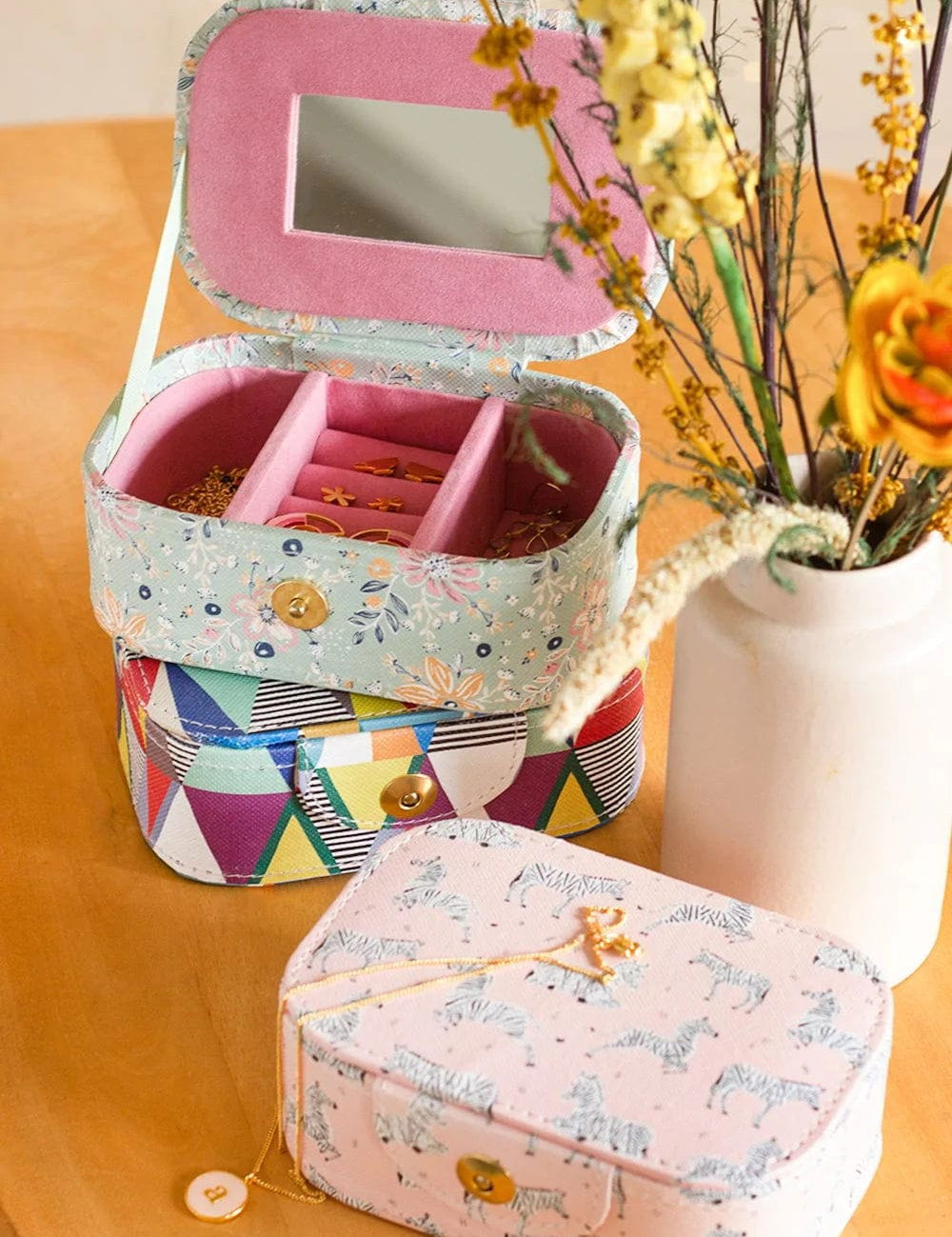 Pearlised Paper Leather Jewellery Box Medium- Mint Magnolias