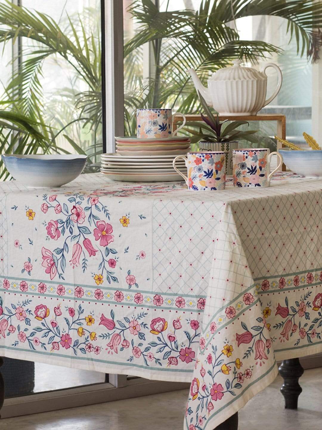 Raindrops And Roses Table Cover