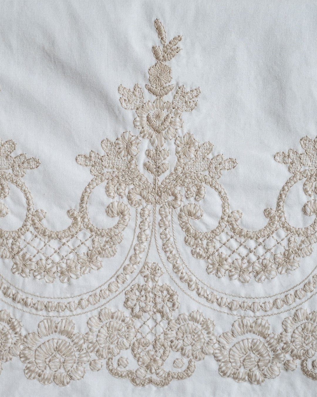 Roshanara Beige Runner