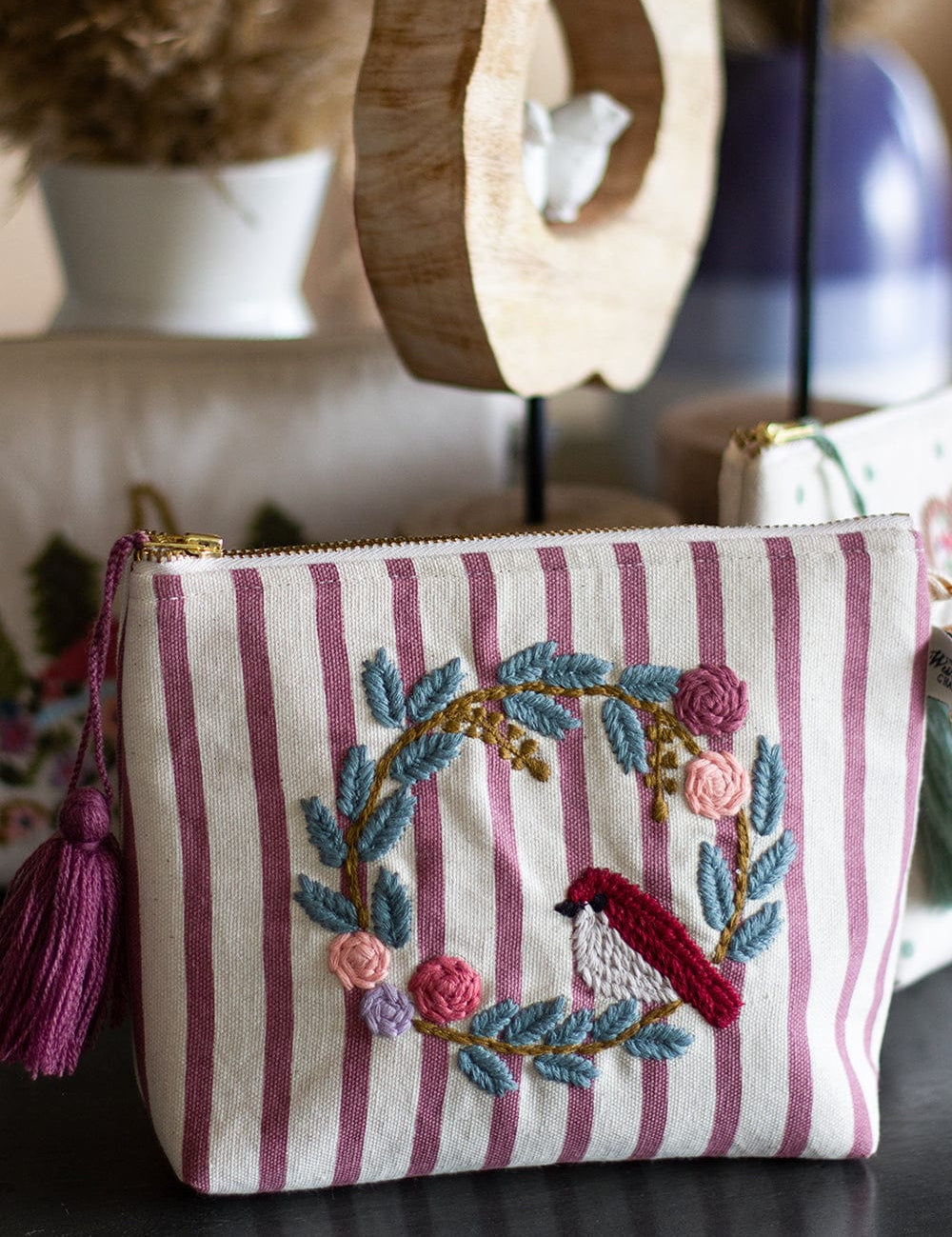 Storage Birds On A Wreath Embroidered Pouch