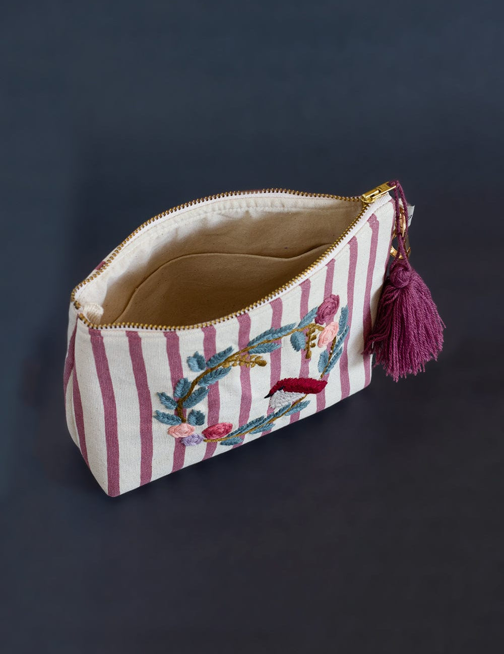 Storage Birds On A Wreath Embroidered Pouch