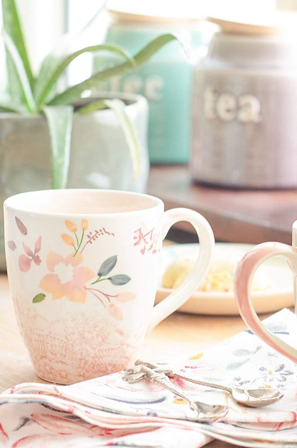 Tea cups & coffee mugs Floral Lace Handpainted Mug - Set of 2