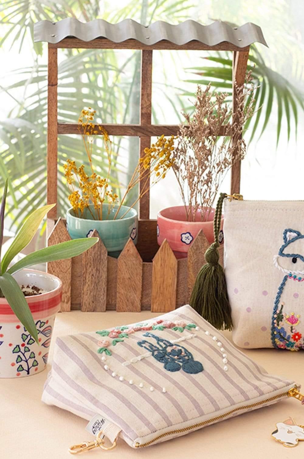 Wooden Hut Planter Holder - The Wishing Chair