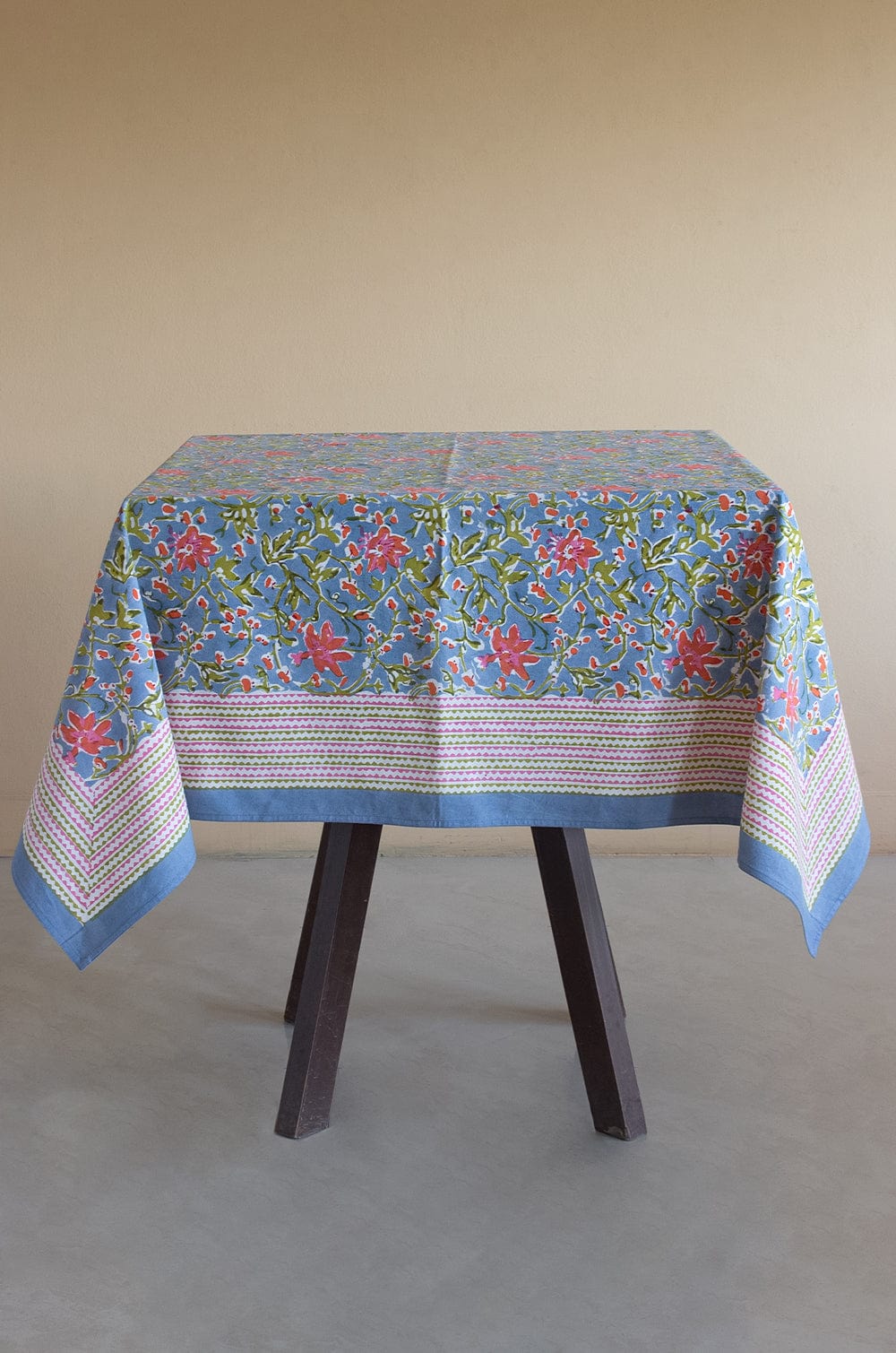 Love in Full Bloom Table Cloth - 4 seater