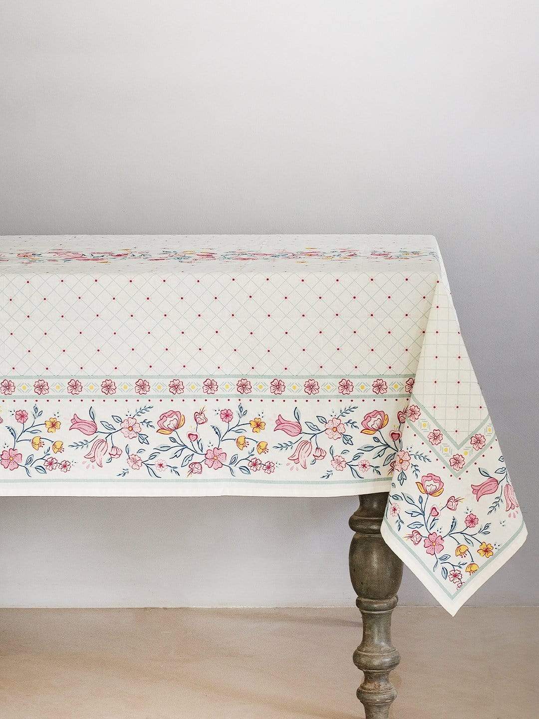 Raindrops And Roses Table Cover