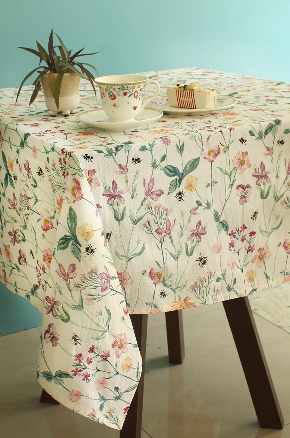 Runa Table Cover - 4 Seater