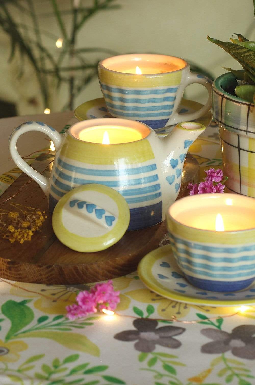 Teapot & Teacup Saucers Diyas - Hearts - Set of 3