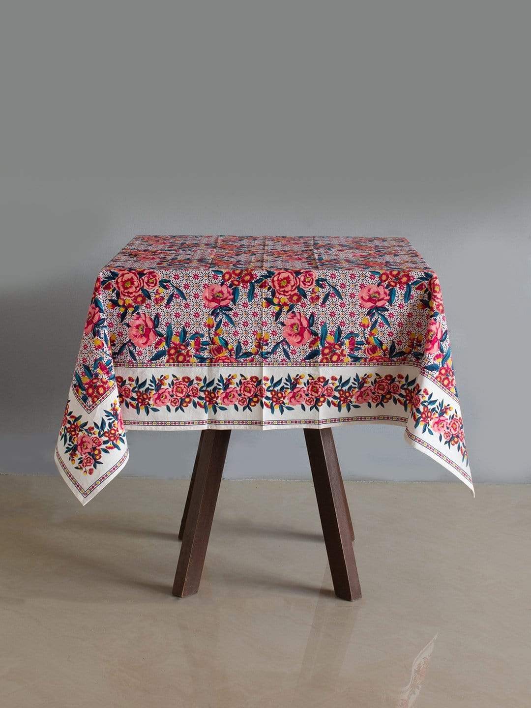 Poppy Petals Table Cover - Square
