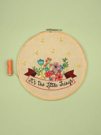 Its The Little Things Banner Wall Hoop