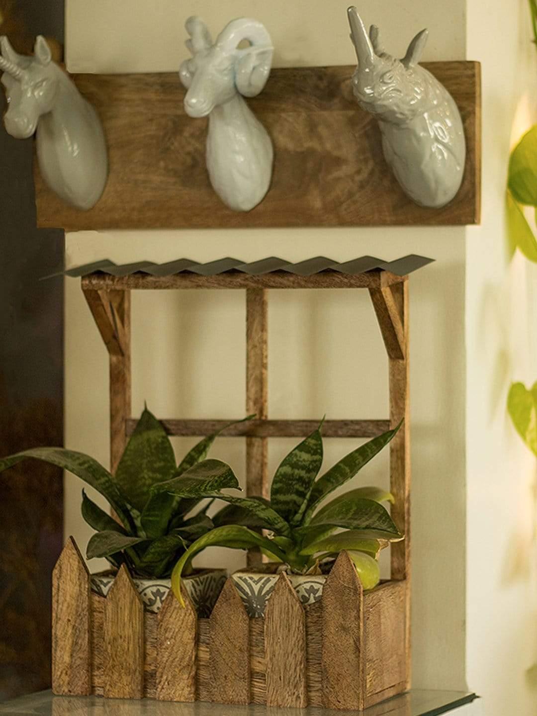 Wooden Hut Planter Holder - The Wishing Chair